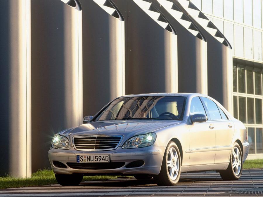  Mercedes-Benz S500 4Matic 2002 года  (фото 20 из 23)